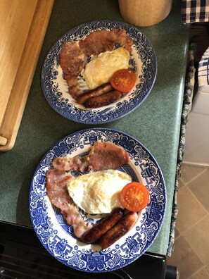 Colazione all'inglese inclusa, servita tutte le mattine 