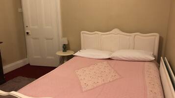 Economy Room | Hypo-allergenic bedding, laptop workspace, free WiFi