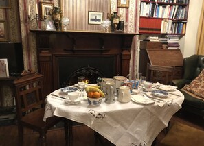 Tägliches inbegriffenes englisches Frühstück