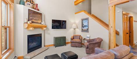 TV, caminetto, lettore DVD