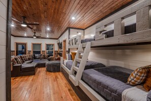 4 chambres, fer et planche à repasser, Wi-Fi gratuit, draps fournis