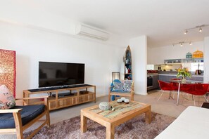 TV - Seabreeze - Coastal Living (North Coogee)