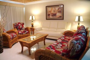 TV - Beautiful, Peaceful main floor villa with walk out patio (Puerto Aventuras)