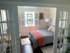 3 室のベッドルーム、アイロン / アイロン台、WiFi (無料)、ベッドシーツ