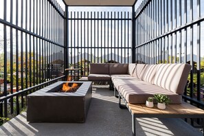 Caja de seguridad en la habitación y decoración personalizada