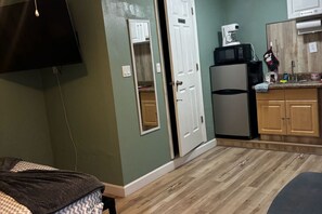 1 makuuhuone, työpöytä, silitysrauta/-lauta, ilmainen Wi-Fi