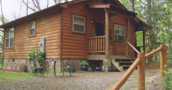 Lullabye Waterfall Cabin