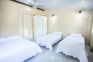 Comfort House, Multiple Beds | 2 bedrooms, hypo-allergenic bedding, individually decorated, free WiFi - Recanto Bem Me Quer (Alto Paraíso de Goiás)
