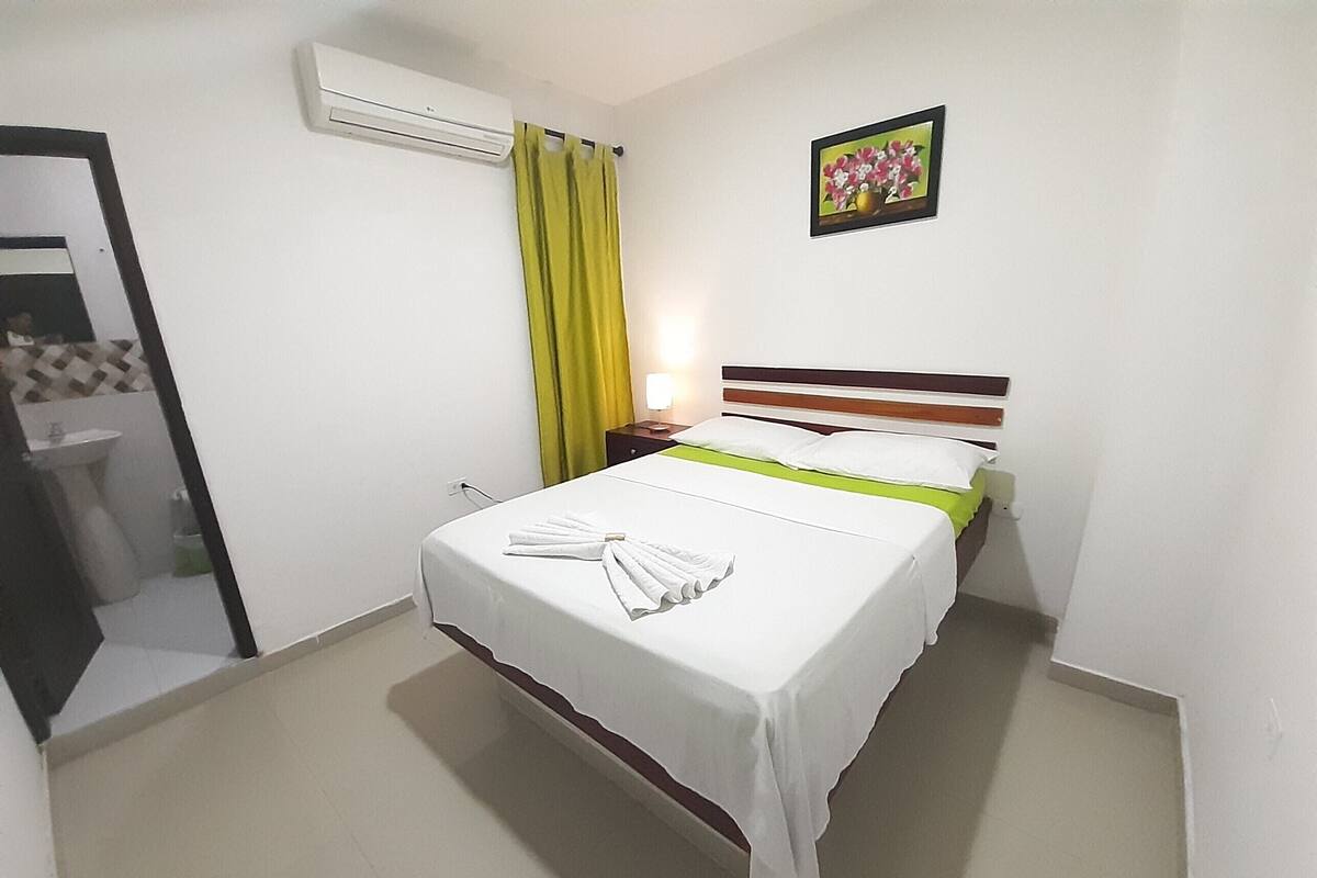 Iron/ironing board, free WiFi, bed sheets