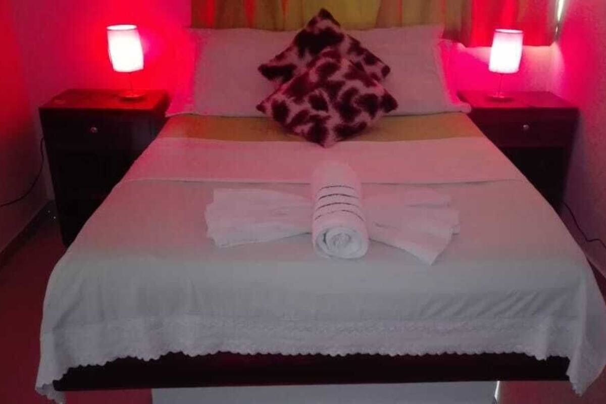 Iron/ironing board, free WiFi, bed sheets