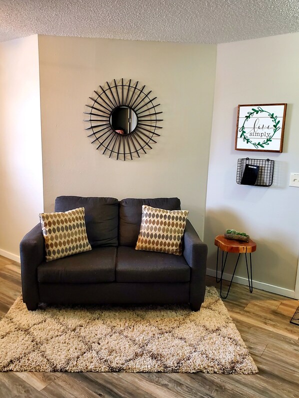 Smart TV, DVD player - “Green Mile” 1bed/1bath Apt in historic downtown Canon City (Cañon City)