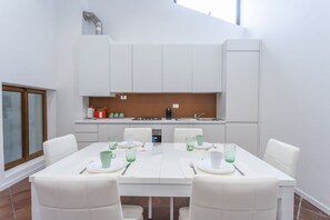 Oven, dishwasher, toaster - GuestHost - NEW! Ricasoli Garden Modern Apartment x5 (Udine)