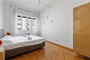 2 slaapkamers, een strijkplank/strijkijzer, wifi, beddengoed