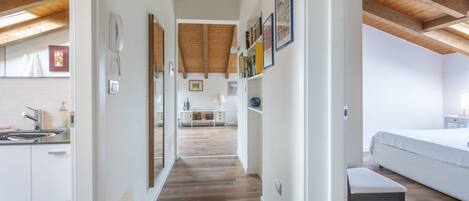 1 dormitorio, tabla de planchar con plancha, wifi