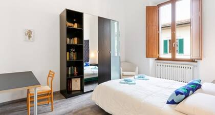 Piazza Alberti Apartment with Terrace