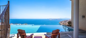 Relaxing, ground-floor condo w/ amazing ocean views & shared pool in Ocotal