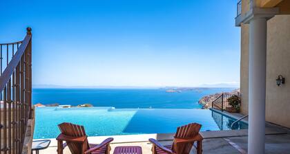 Relaxing, ground-floor condo w/ amazing ocean views & shared pool in Ocotal