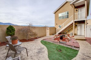 Terrace/patio - Fully Furnished Downtown Apartment | Pet Friendly! (Colorado Springs)