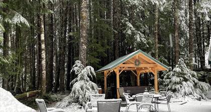 Hike Greenwater, Mt. Rainier, Sunrise Visitor Center & Crystal Mountain Sleeps 6