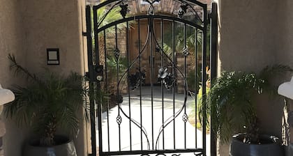 Villa Del Enzo Your Wine Country Hideaway CLOSE TO ALL WINERIES!