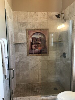 Shower, hair dryer, towels, soap - Villa Del Enzo  Your Wine Country Hideaway  CLOSE TO ALL WINERIES! (Temecula)
