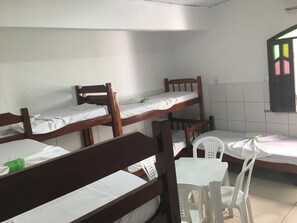 Basic House | Blackout drapes, iron/ironing board, free WiFi, bed sheets - Hostel Point do Beto (Cairu)