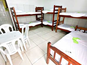 Basic House | Blackout drapes, iron/ironing board, free WiFi, bed sheets - Hostel Point do Beto (Cairu)