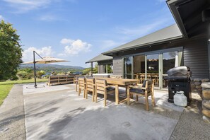 Tempat makan luar