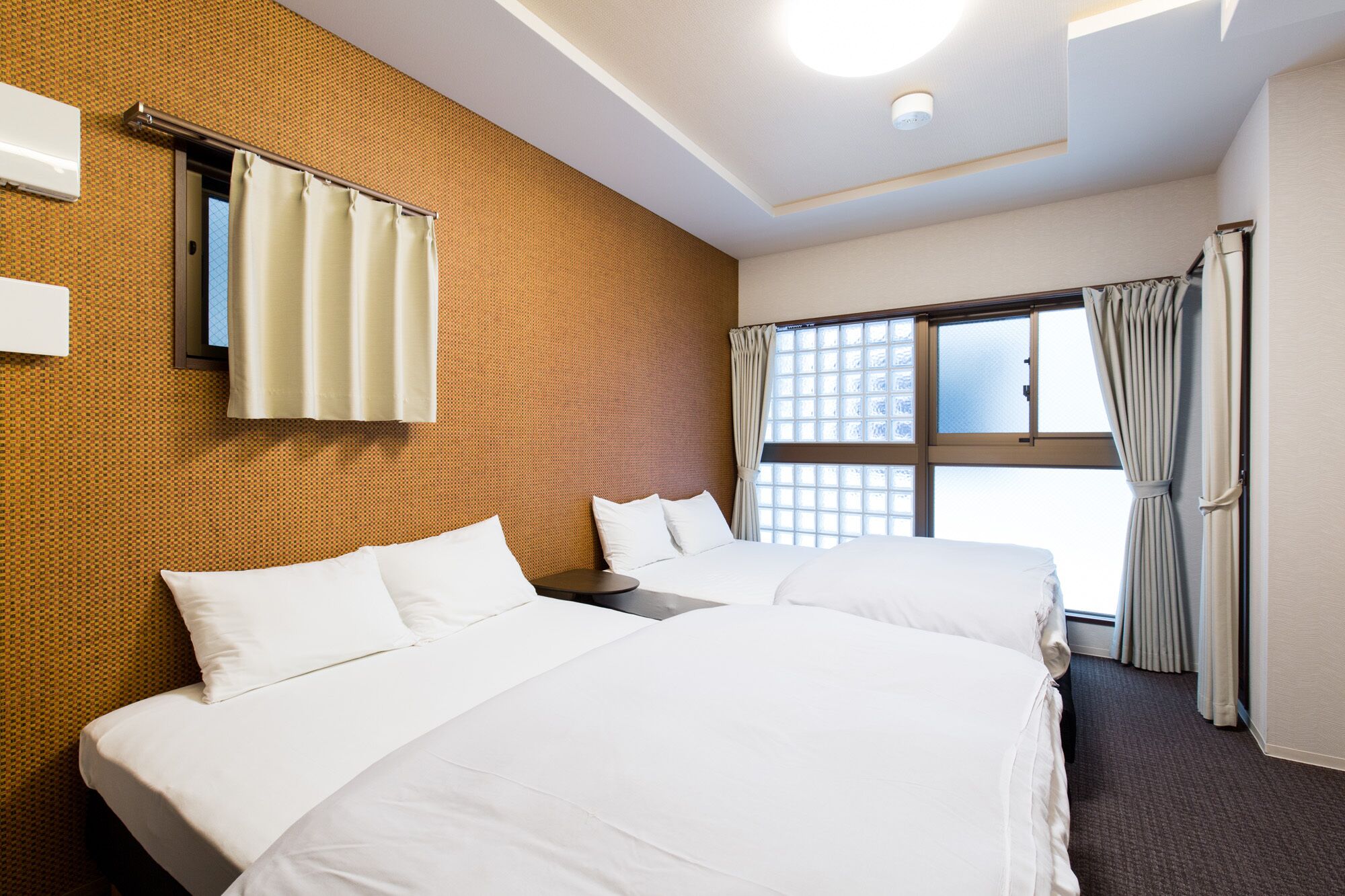 family room | free wifi, bed sheets, wheelchair access