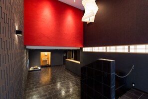 Interior entrance - RAKU Hotel (Kyoto)