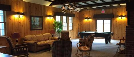 Smart TV, fireplace, ping pong