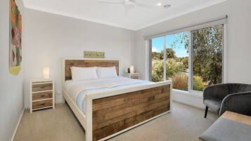 4 bedrooms, iron/ironing board, travel cot, Internet