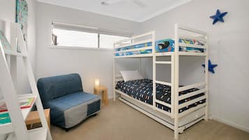 4 bedrooms, iron/ironing board, travel cot, Internet
