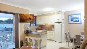 Fridge, microwave, oven, stovetop - Apollo Unit 7 - 1st Floor (Narooma)