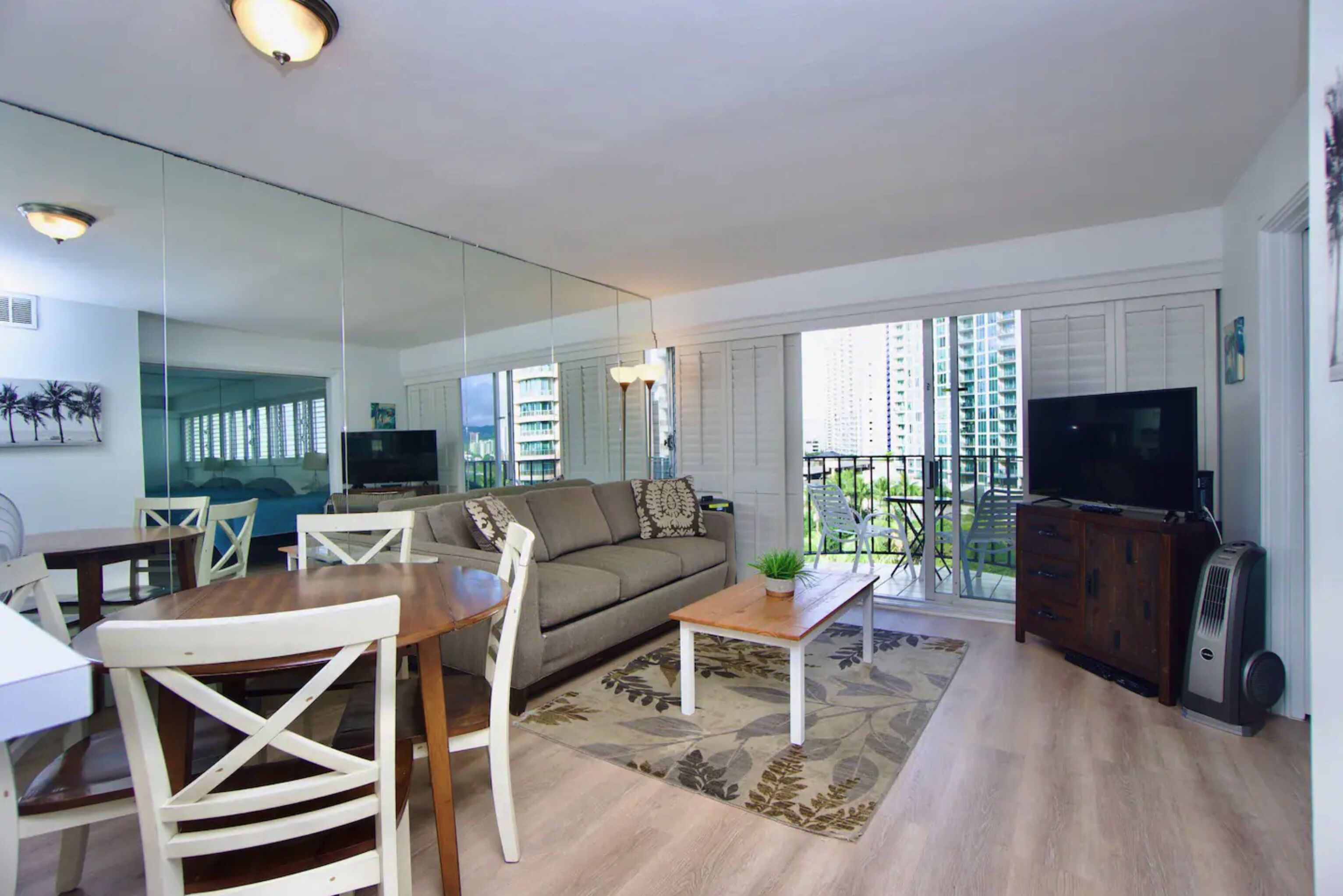 Perfect getaway for families, walking distance to Convention Center