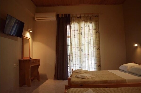 Free WiFi, bed sheets