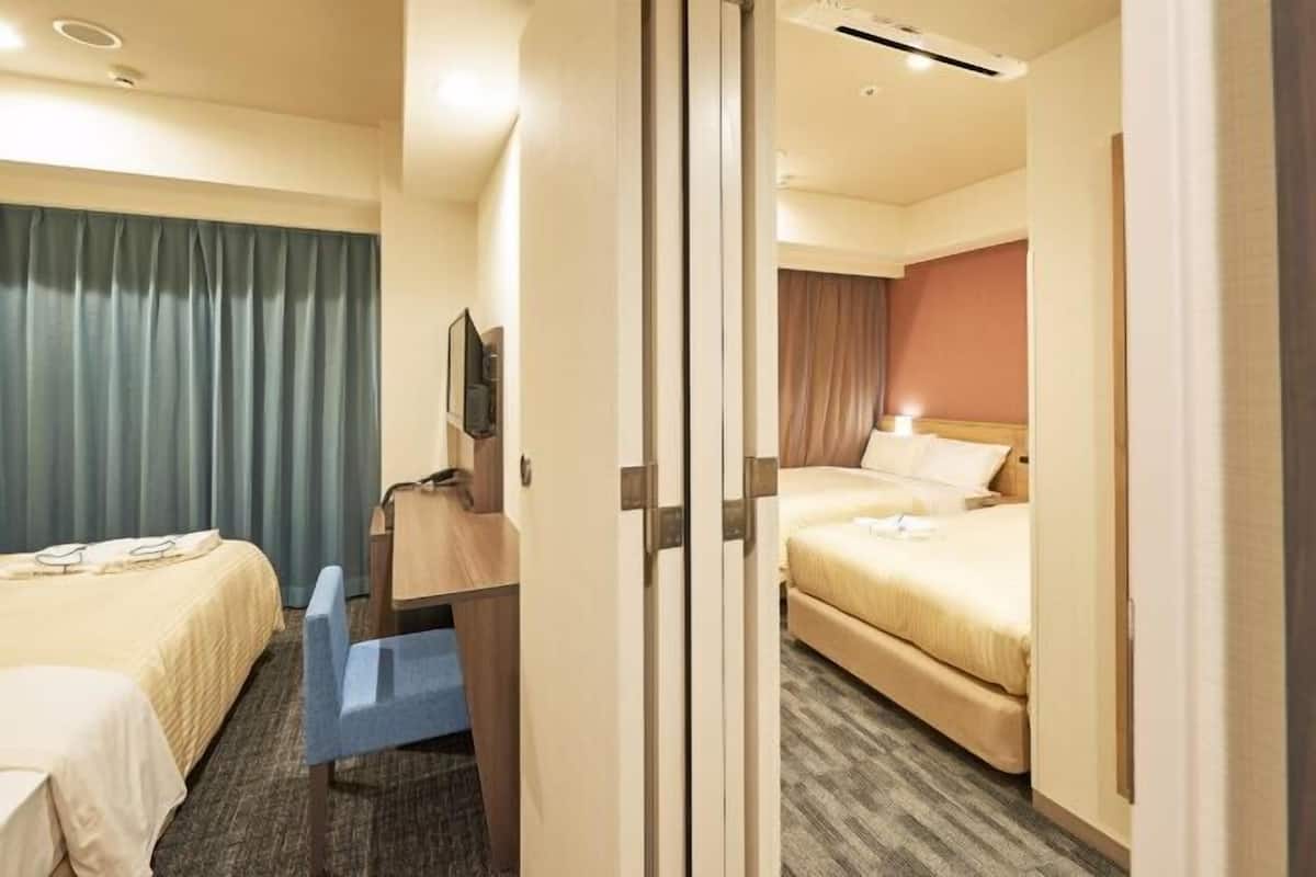 Meja, seterika/papan seterika, Wi-fi percuma, cadar katil