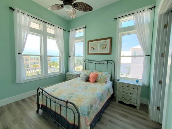 4 bedrooms, desk, iron/ironing board, travel crib