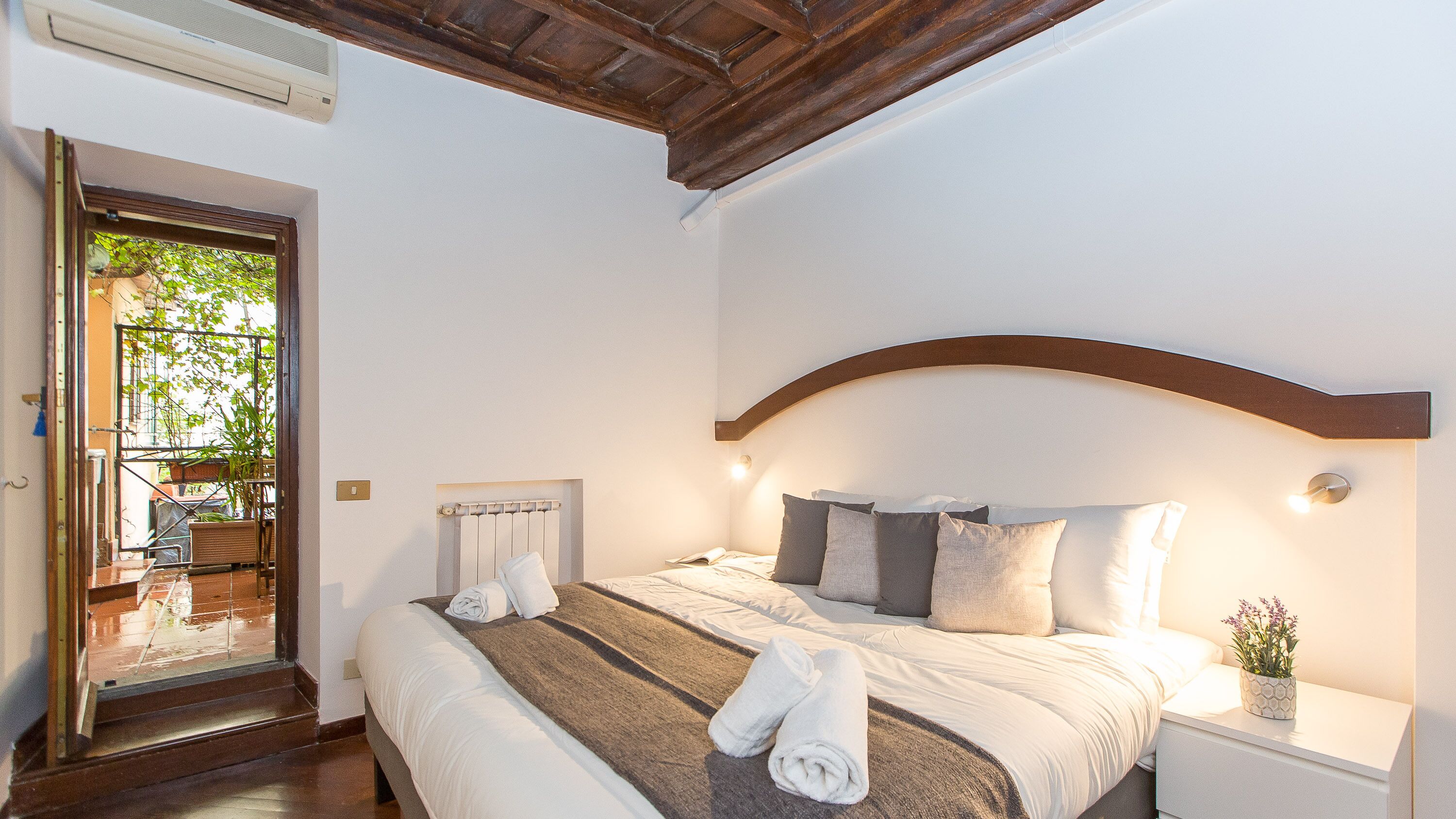 Prestigioso appartamento in Via della Scala, nel pittoresco Rione Trastevere