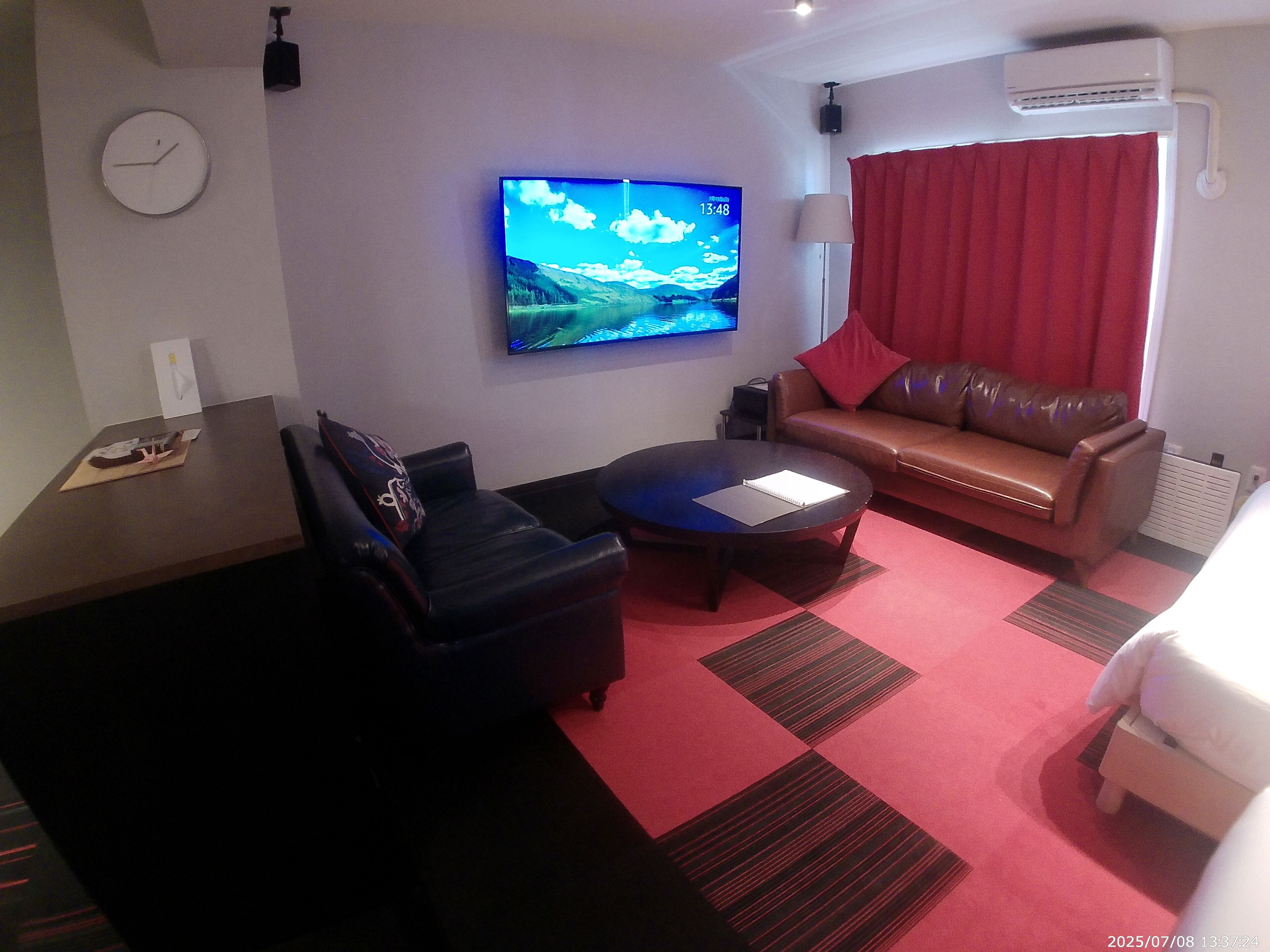 Deluxe Suite, Non Smoking | Desk, free WiFi, bed sheets