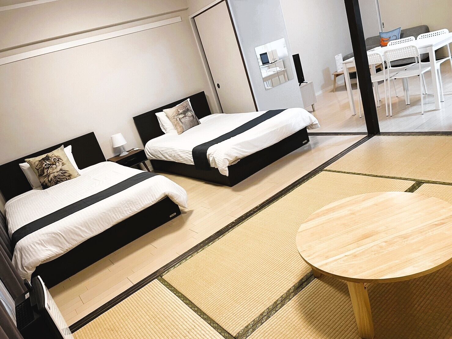 Habitación superior, no fumadores (Family Room, Pet Friendly) | Escritorio, wifi gratis, ropa de cama