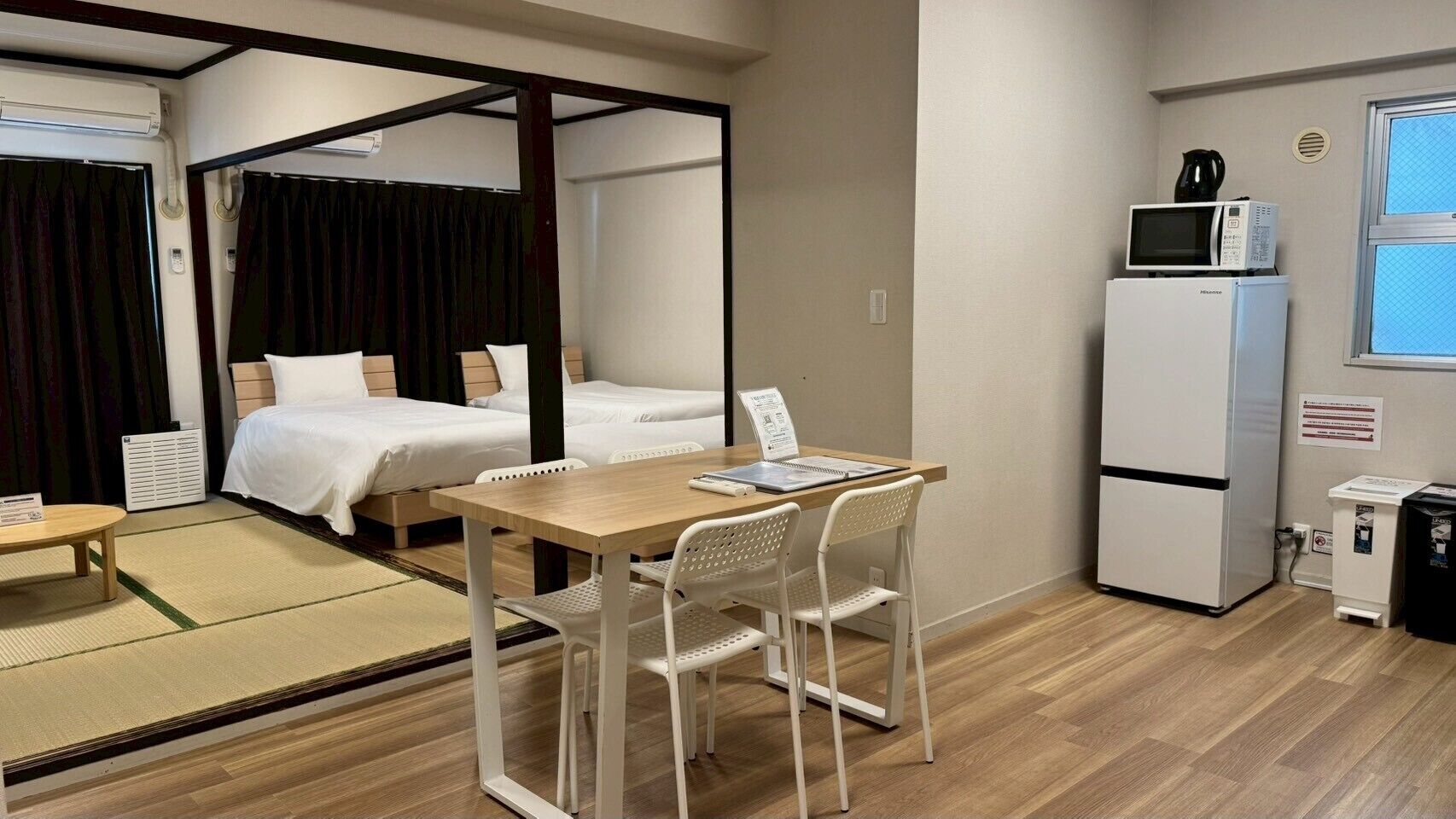Deluxe Room, Non Smoking | Desk, free WiFi, bed sheets