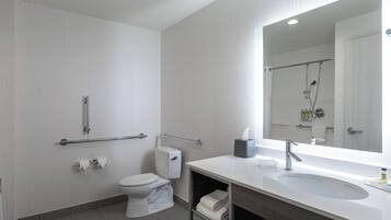 Amenidades de baño gratuitas, secadora de cabello, toallas, jabón