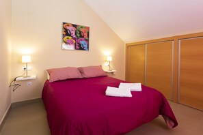 3 Schlafzimmer, Bügeleisen/Bügelbrett