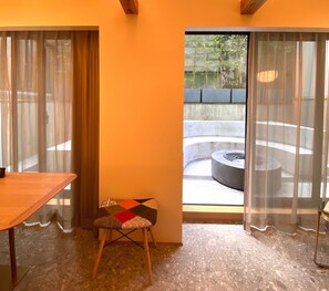 ガーデンスイート | セーフティボックス (室内)、デスク、ノートパソコン用作業スペース、遮光カーテン