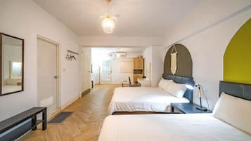 Deluxe Quadruple Room | Blackout curtains, free WiFi, bed sheets