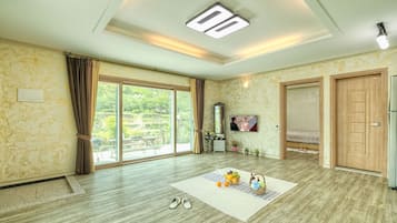 Room (Wind) | Ruang tamu | TV LCD