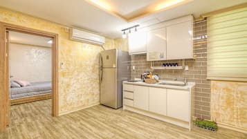 Room (Building B) | Dapur kecil peribadi | Peti sejuk, dapur, periuk nasi
