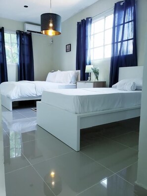 1 chambre, fer et planche à repasser, Wi-Fi gratuit, draps fournis