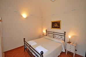 1 Schlafzimmer, Reisekinderbett, kostenloses WLAN, Bettwäsche